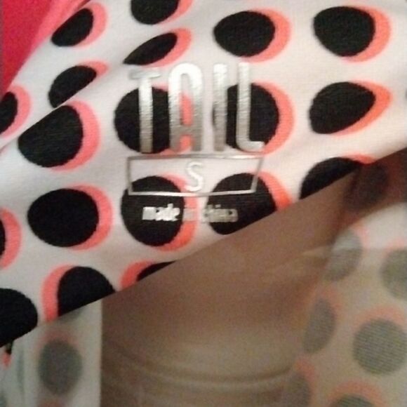 Tail     - Picture 7 of 7